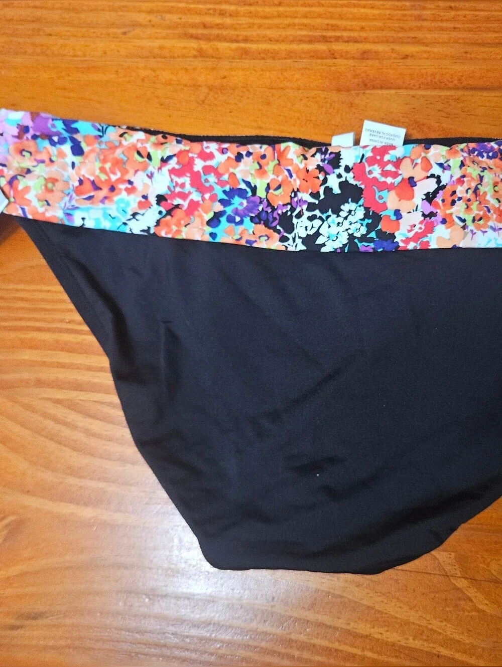 Kenneth Cole Reaction Floral Trim Black Cheeky Bikini Bottoms Size Large!